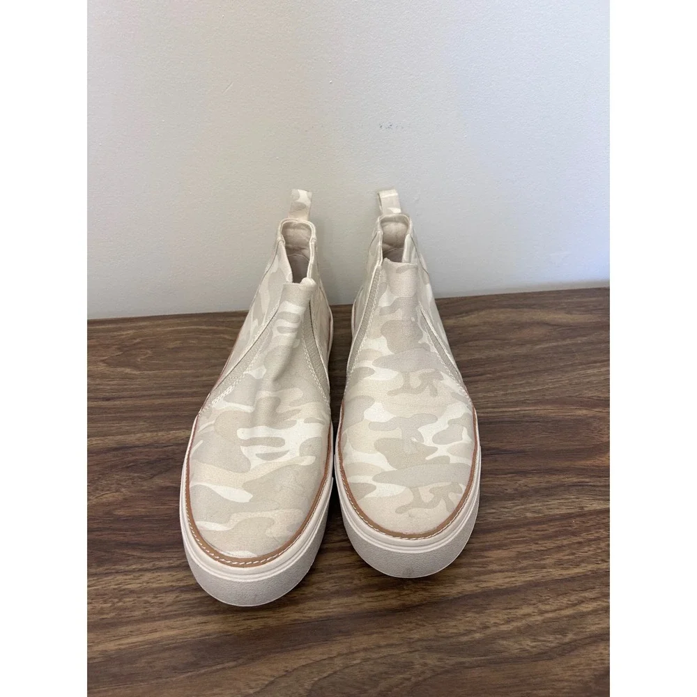TOMS Womens 8.5 Cream Beige Camo Canvas Mid Top‎ Slip On Platform Sneakers